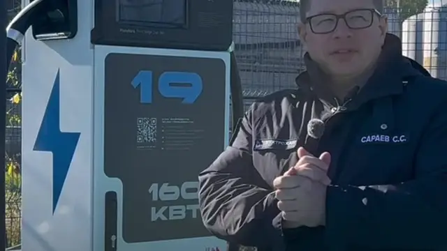 На «Выборгском» появилась станция с разъёмами NACS для Tesla