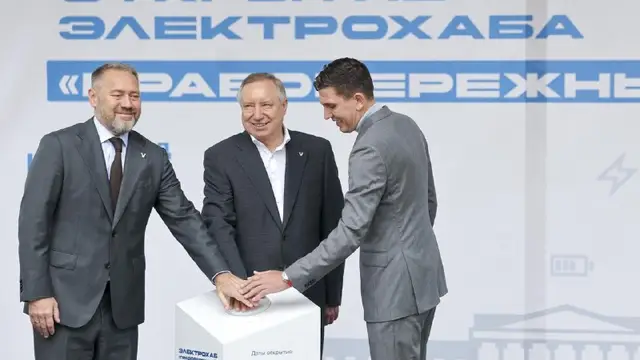 Сегодня в Петербурге начал работу крупнейший электрозарядный хаб России и СНГ - «Правобережный»!